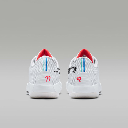 Luka 77 Basketballschuh – Weiß/Schwarz/Sail/Bright Crimson