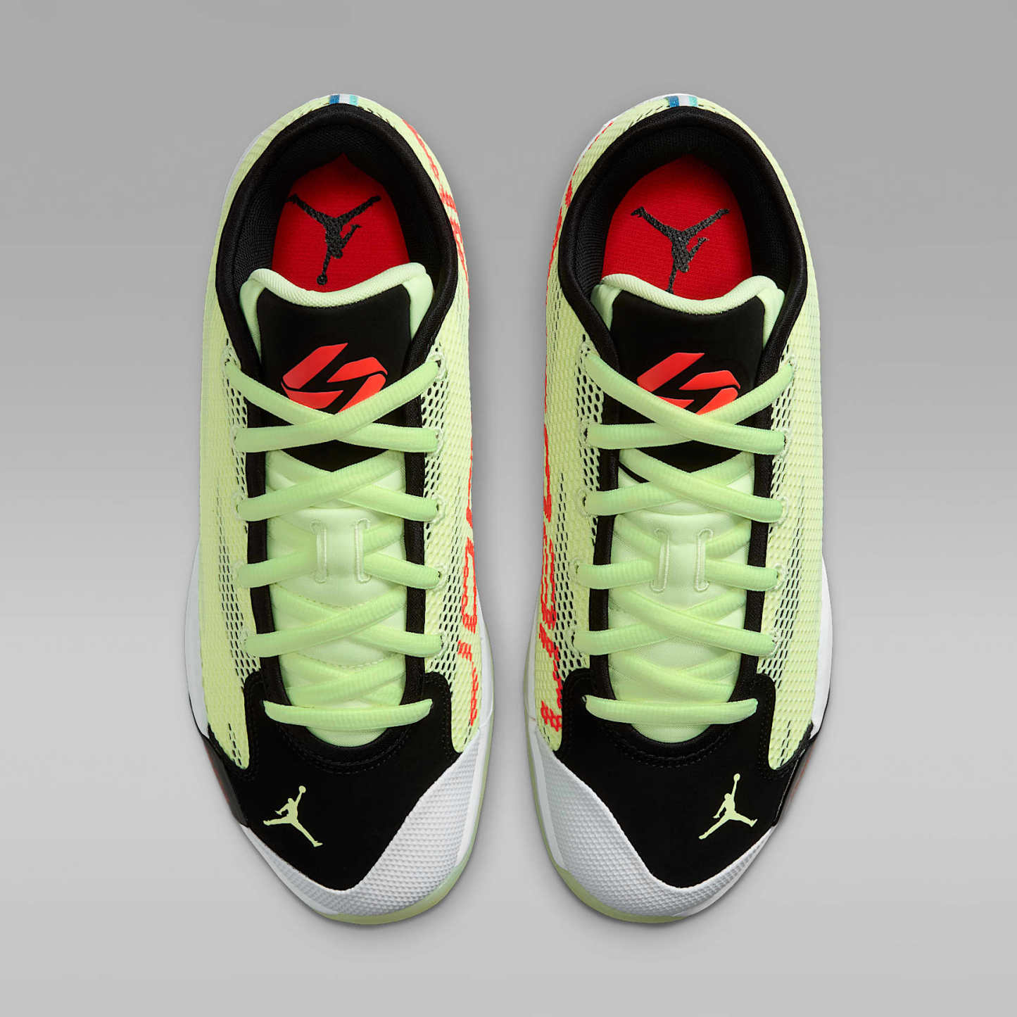 Luka 77 Basketballschuh – Barely Volt/Schwarz/Weiß/Infrared 23