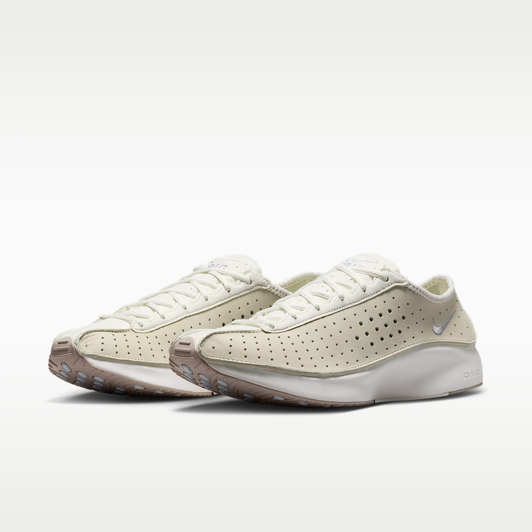 Nike Air Superfly Schuh (Damen) – Coconut Milk/Sail/Classic Stone/Metallic Silver