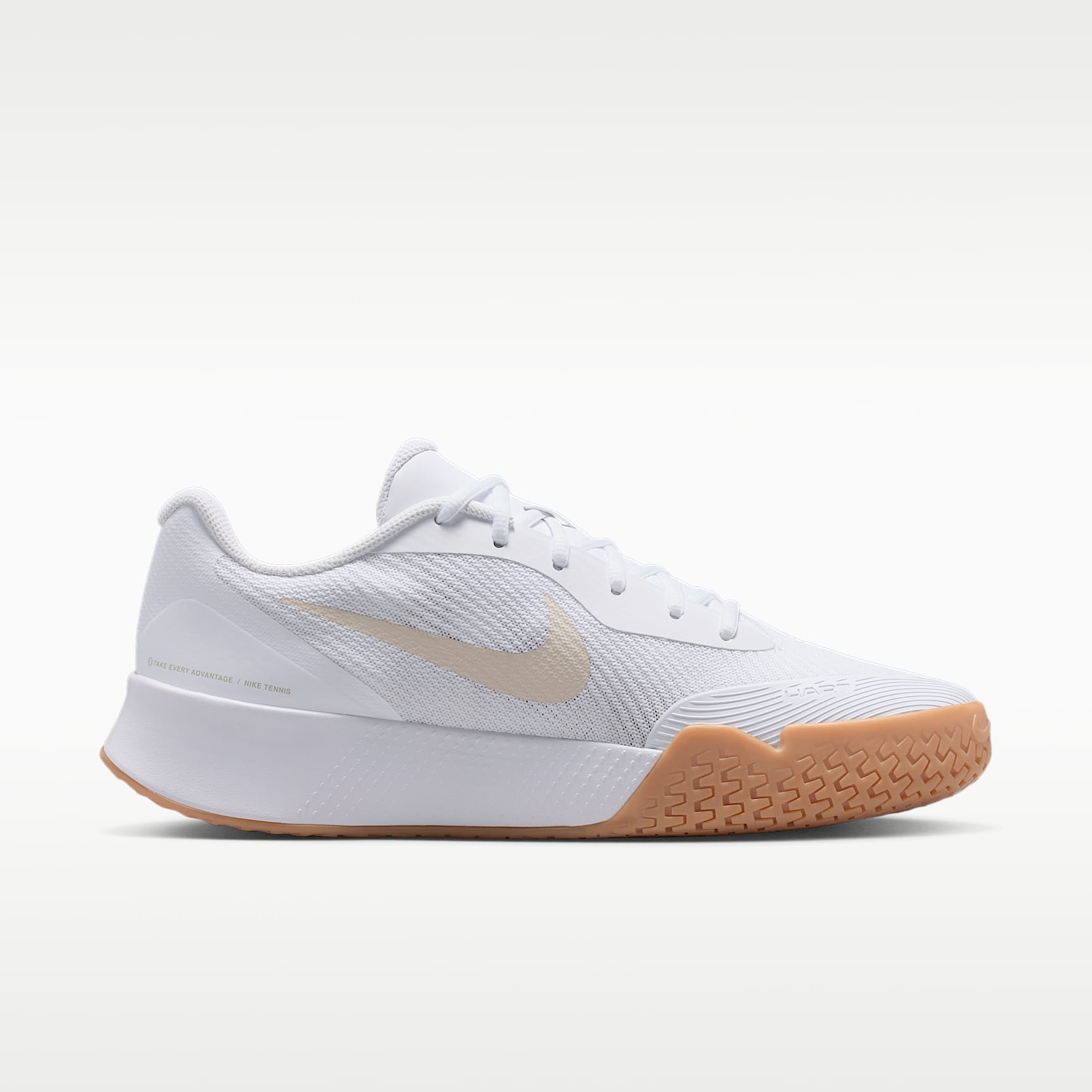 Nike Vapor Lite 3 Tennisschuh für Hartplätze (Herren) – Weiß/Summit White/Gum Yellow/Light Orewood Brown