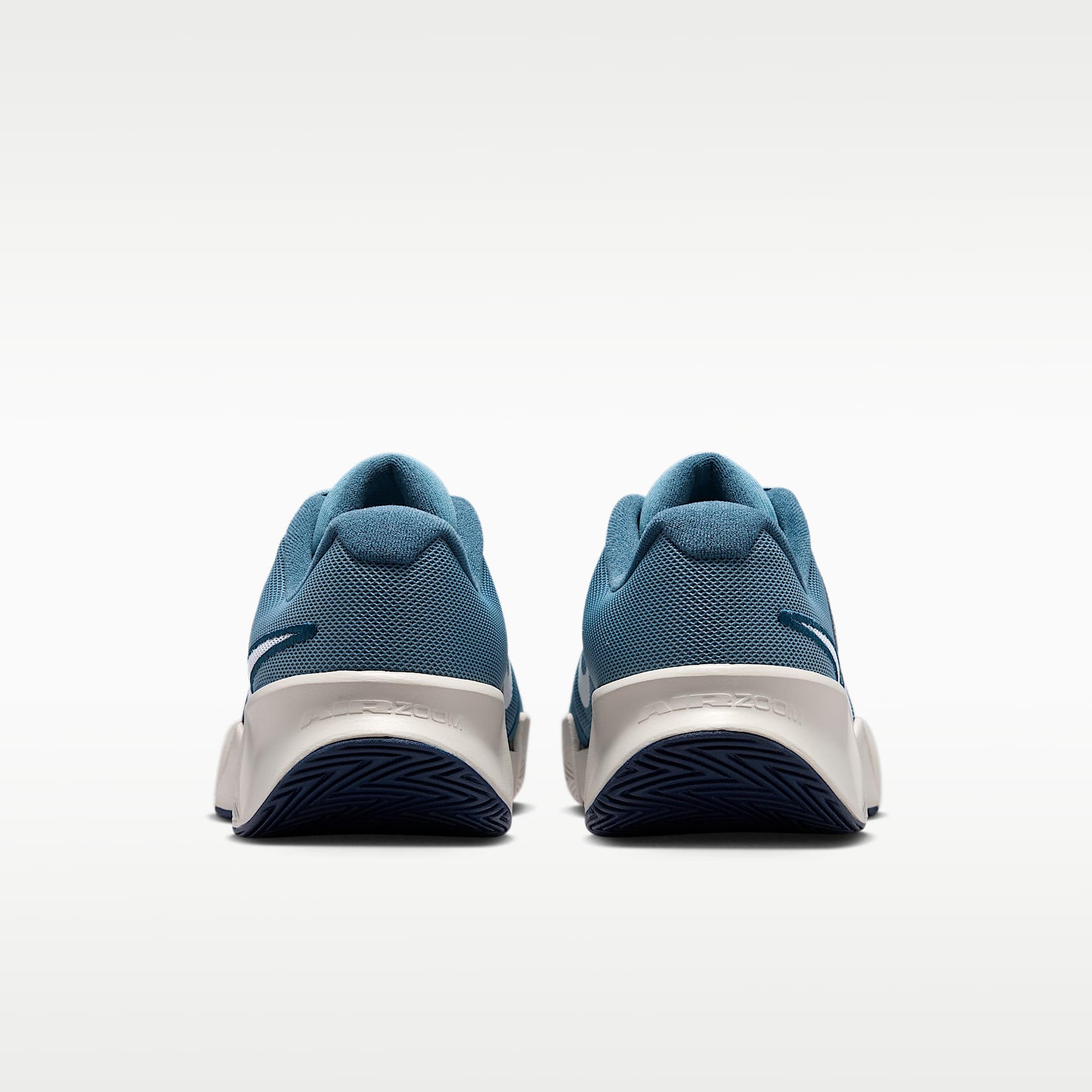 Nike GP Challenge Pro Herren-Tennisschuh für Hartplätze – Smokey Blue/Light Bone/New Slate/Weiß