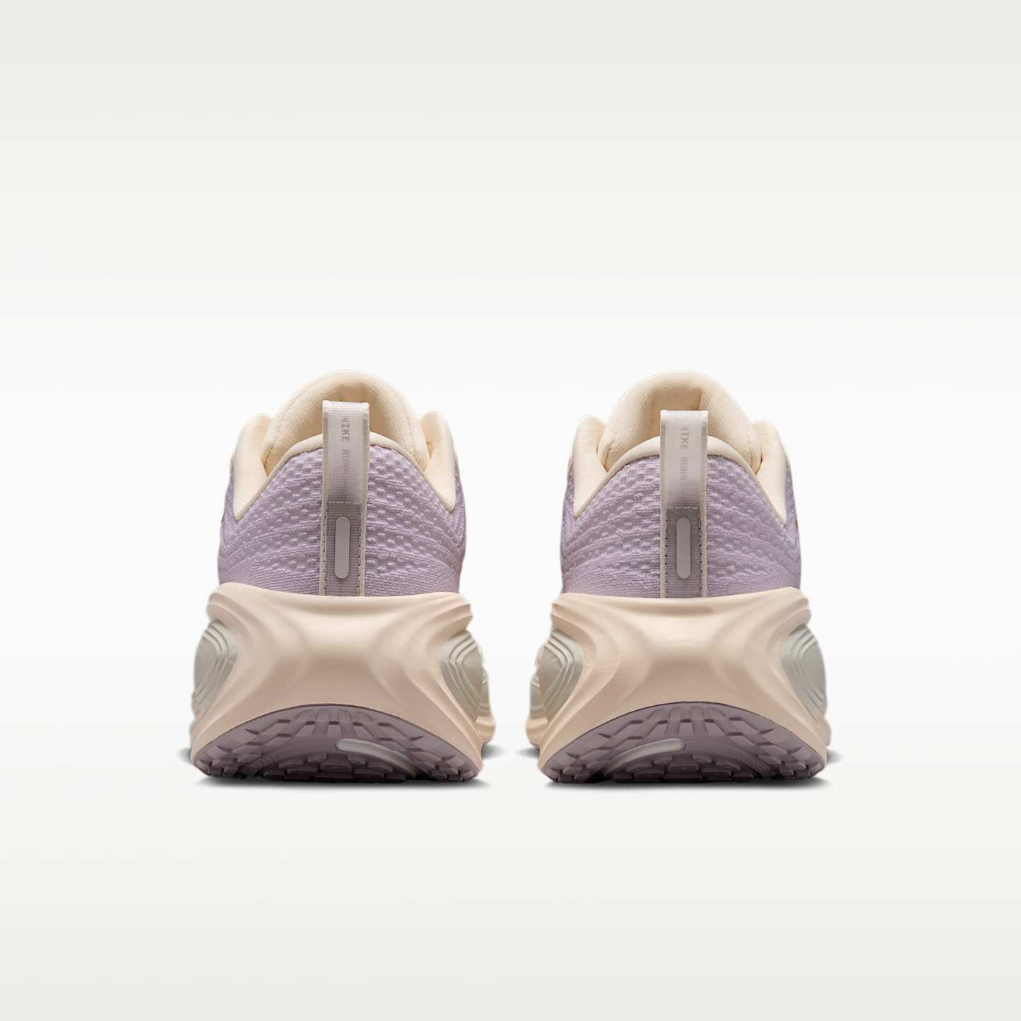 Nike Vomero Plus Straßenlaufschuh (Damen) – Chalk/Bleached Lilac/Spruce Aura/Metallic Gold