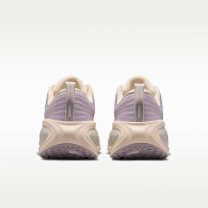 Nike Vomero Plus Straßenlaufschuh (Damen) – Chalk/Bleached Lilac/Spruce Aura/Metallic Gold