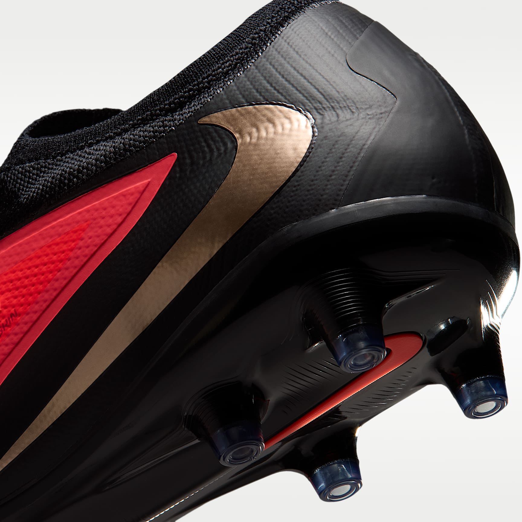 Nike Phantom 6 Low Pro Fußballschuh für Kunstrasen – Bright Crimson/Bright Crimson/Schwarz