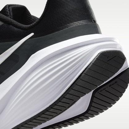 Nike Downshifter 14 Straßenlaufschuh (Herren) – Schwarz/Anthracite/Wolf Grey/Weiß