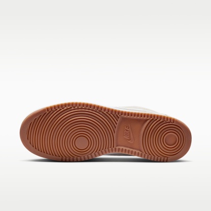 Nike Court Vision Low FL Schuh (Herren) – Light Orewood Brown/Gum Medium Brown/Weiß