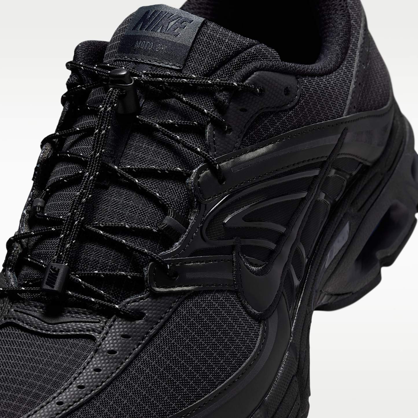 Nike Air Max Moto 2K Schuh (Herren) – Schwarz/Schwarz/Anthracite/Schwarz