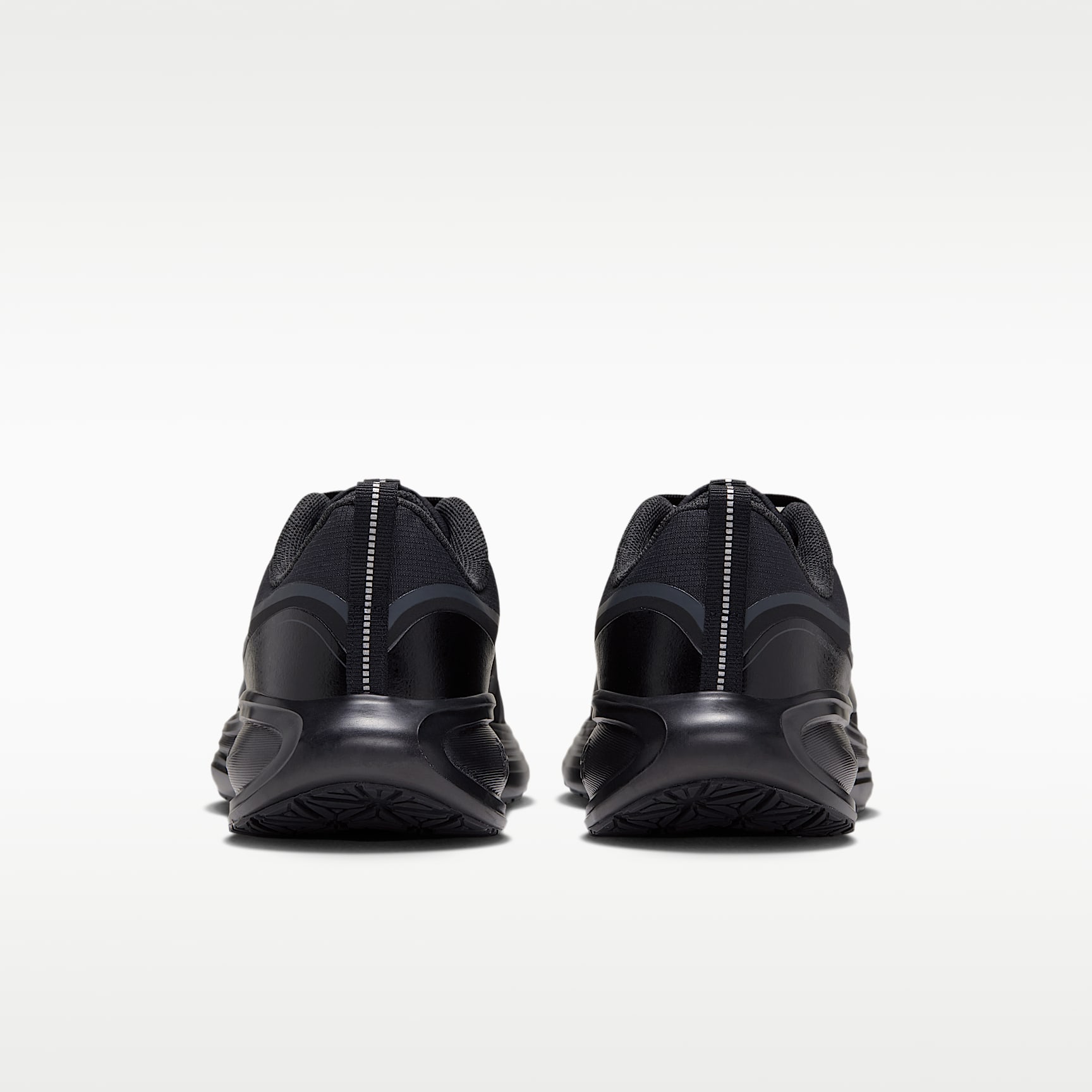 Nike Revolution 8 Utility Straßenlaufschuh (Damen) – Schwarz/Anthracite