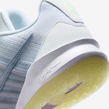 Sabrina 3 Basketballschuh – Weiß/Football Grey/Bleached Lilac/Dusty Purple