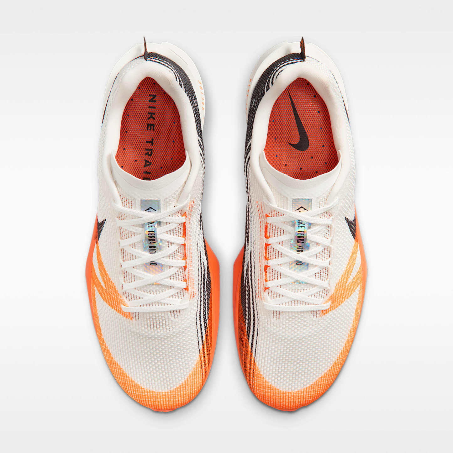 Nike Kiger 10 Traillaufschuh – Summit White/Total Orange/Safety Orange/Schwarz
