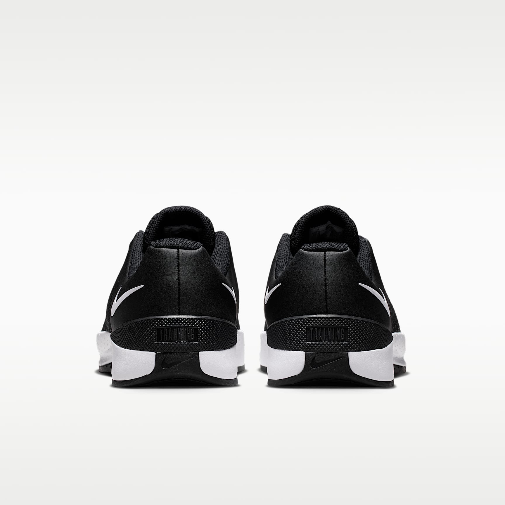 Nike MC Trainer 4 Trainingsschuh (Herren) – Schwarz/Weiß