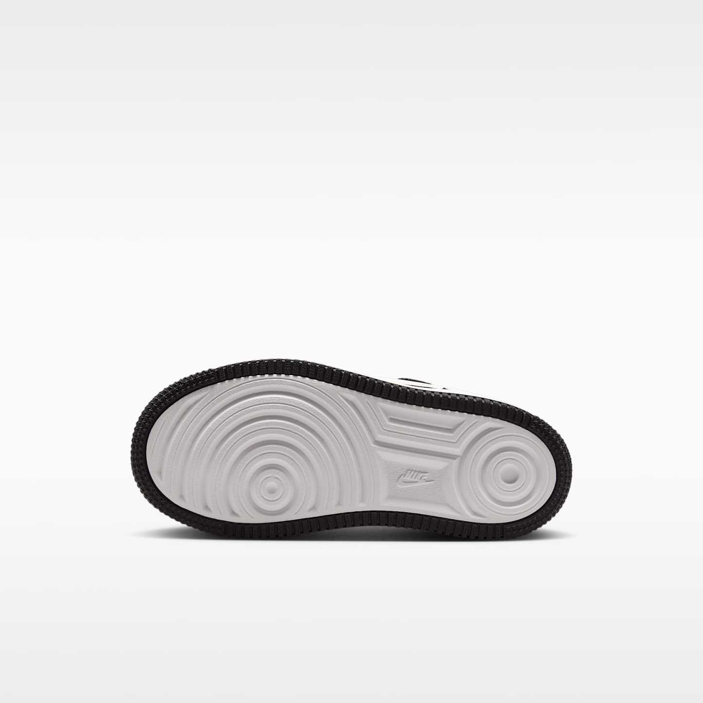 Nike Force 1 Low Schuh (jüngere Kinder) – Schwarz/Sail