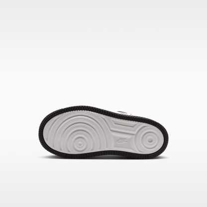 Nike Force 1 Low Schuh (jüngere Kinder) – Schwarz/Sail