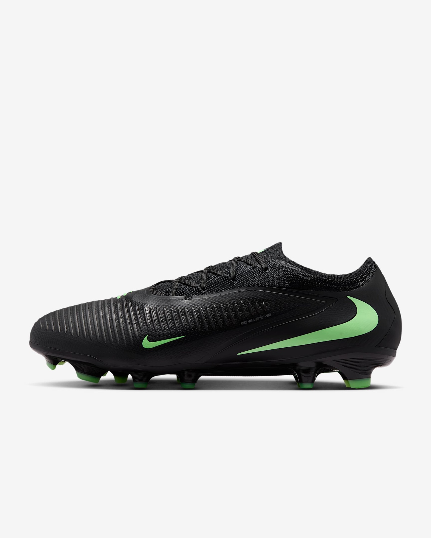 Nike Phantom 6 Low Pro Fußballschuh für normalen Rasen – Schwarz/Schwarz/Illusion Green