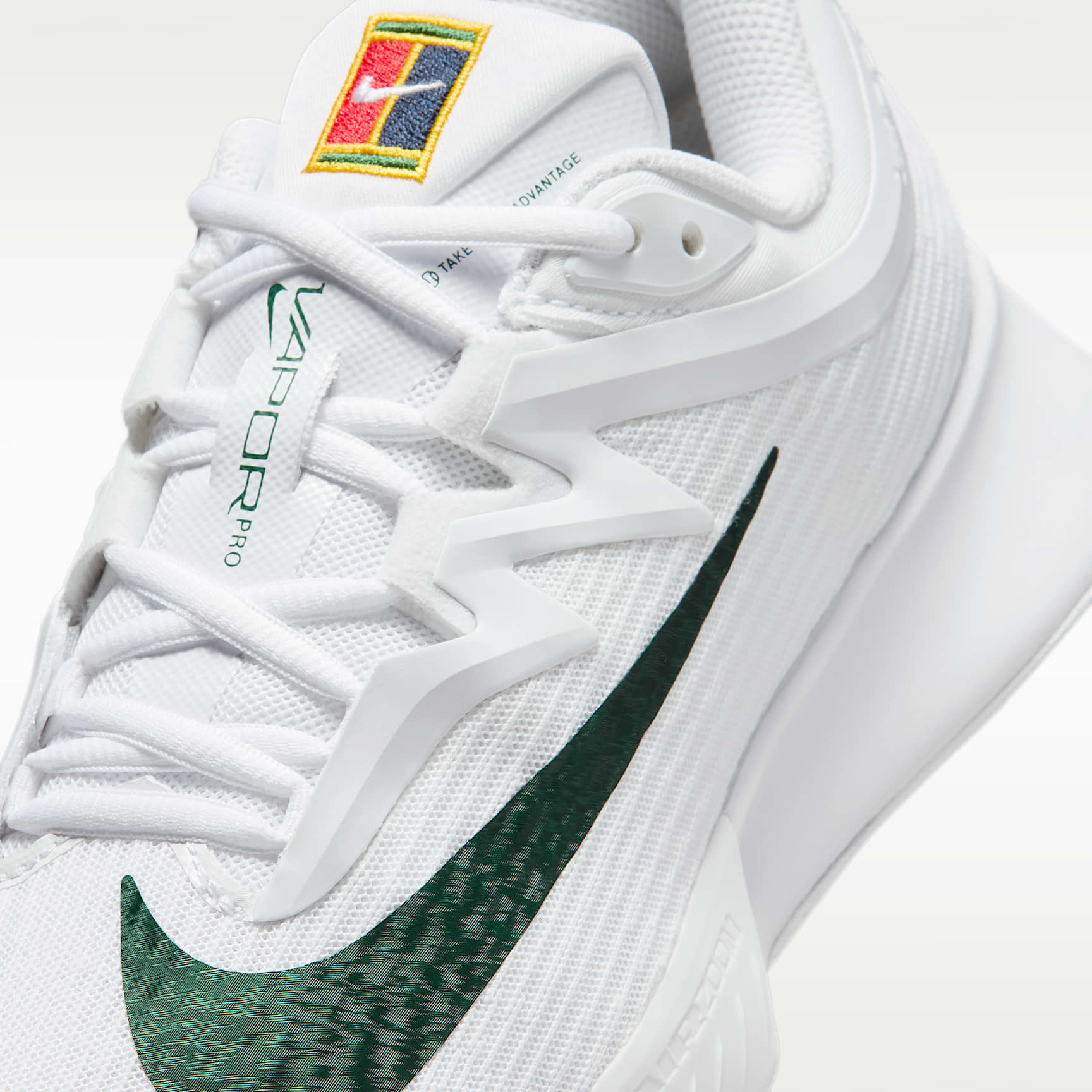 Nike Vapor Pro 3 PRM Tennisschuhe für den Hartplatz (Damen) – Weiß/University Gold/University Red/Gorge Green