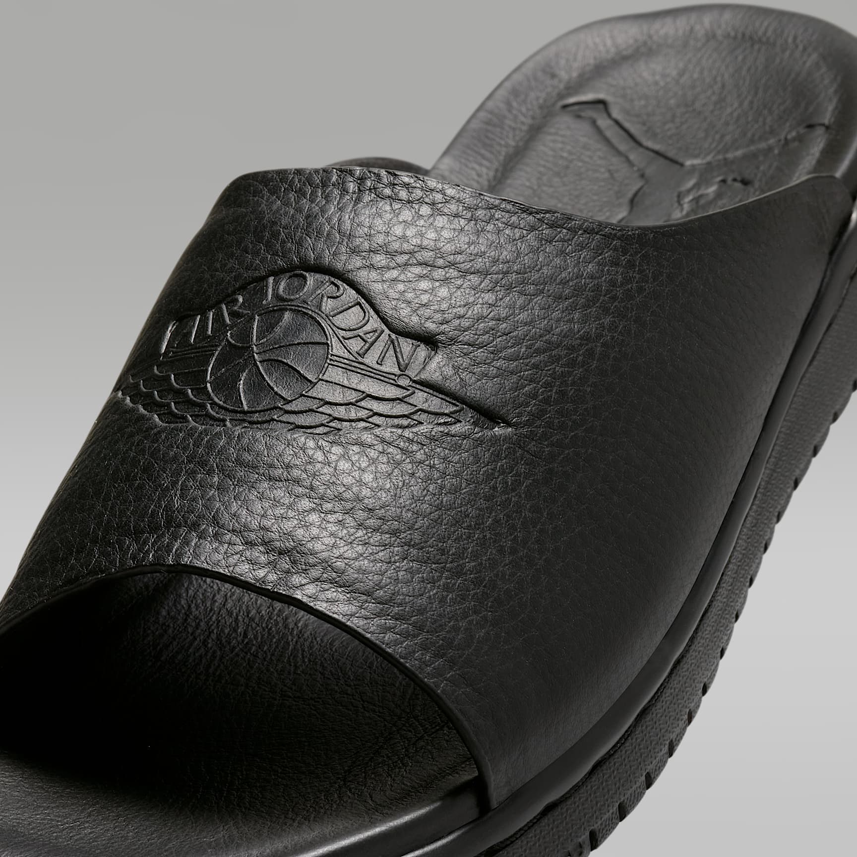 Jordan Modero 1 Slides (Damen) – Schwarz/Schwarz