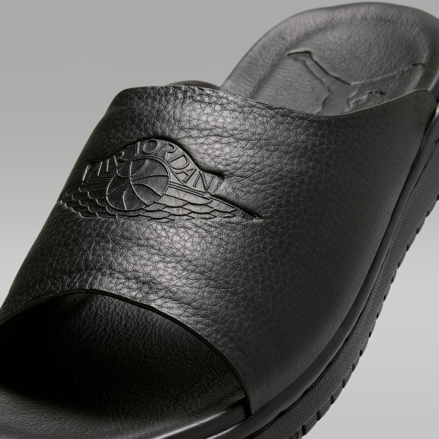 Jordan Modero 1 Slides (Damen) – Schwarz/Schwarz