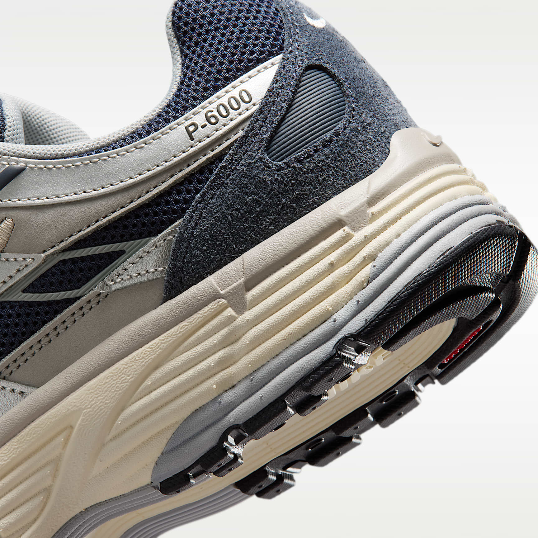 Nike P-6000 Schuh (Herren) – Thunder Blue/Pale Ivory/Slate/Sail