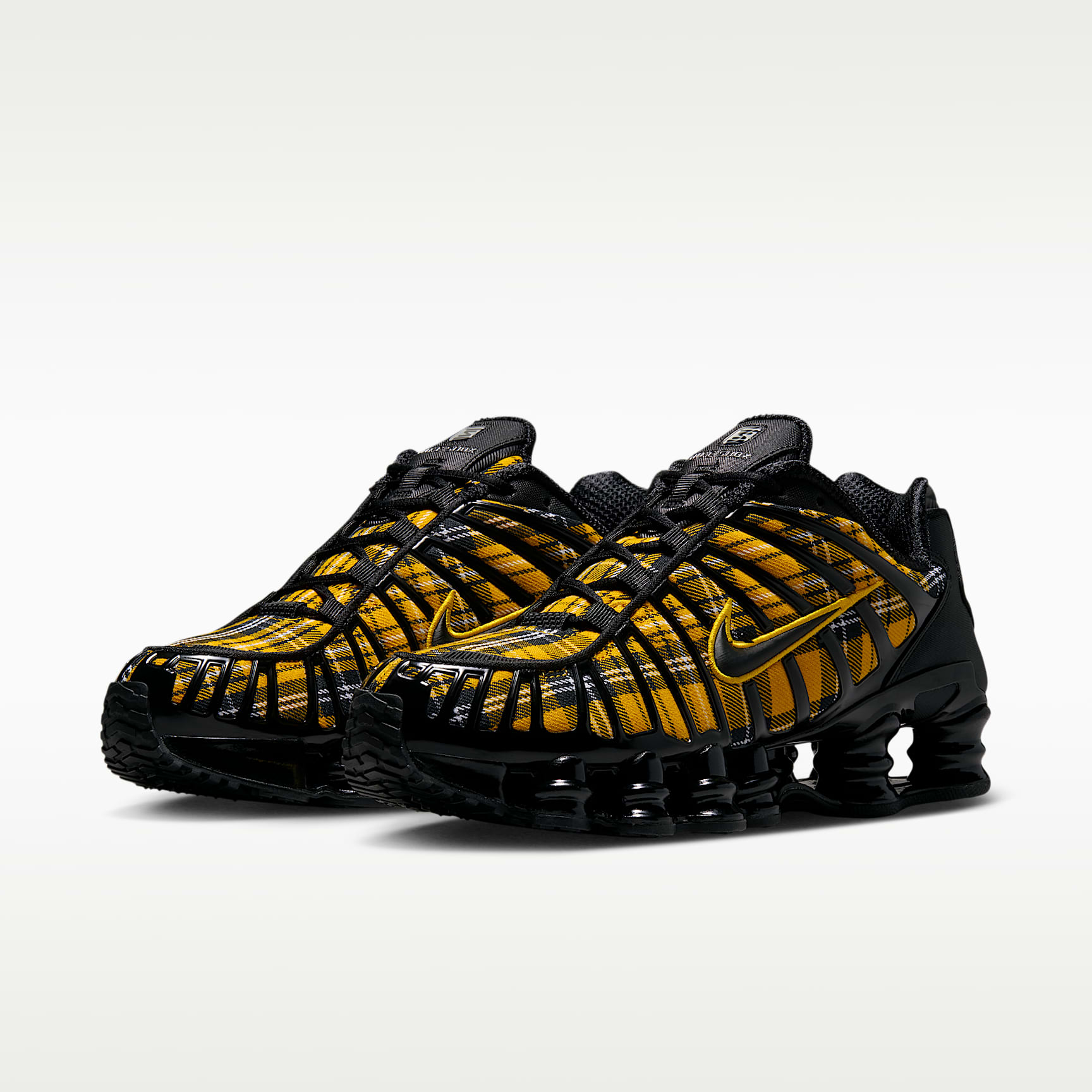 Nike Shox TL Schuh (Damen) – Schwarz/Weiß/Yellow Ochre/Schwarz