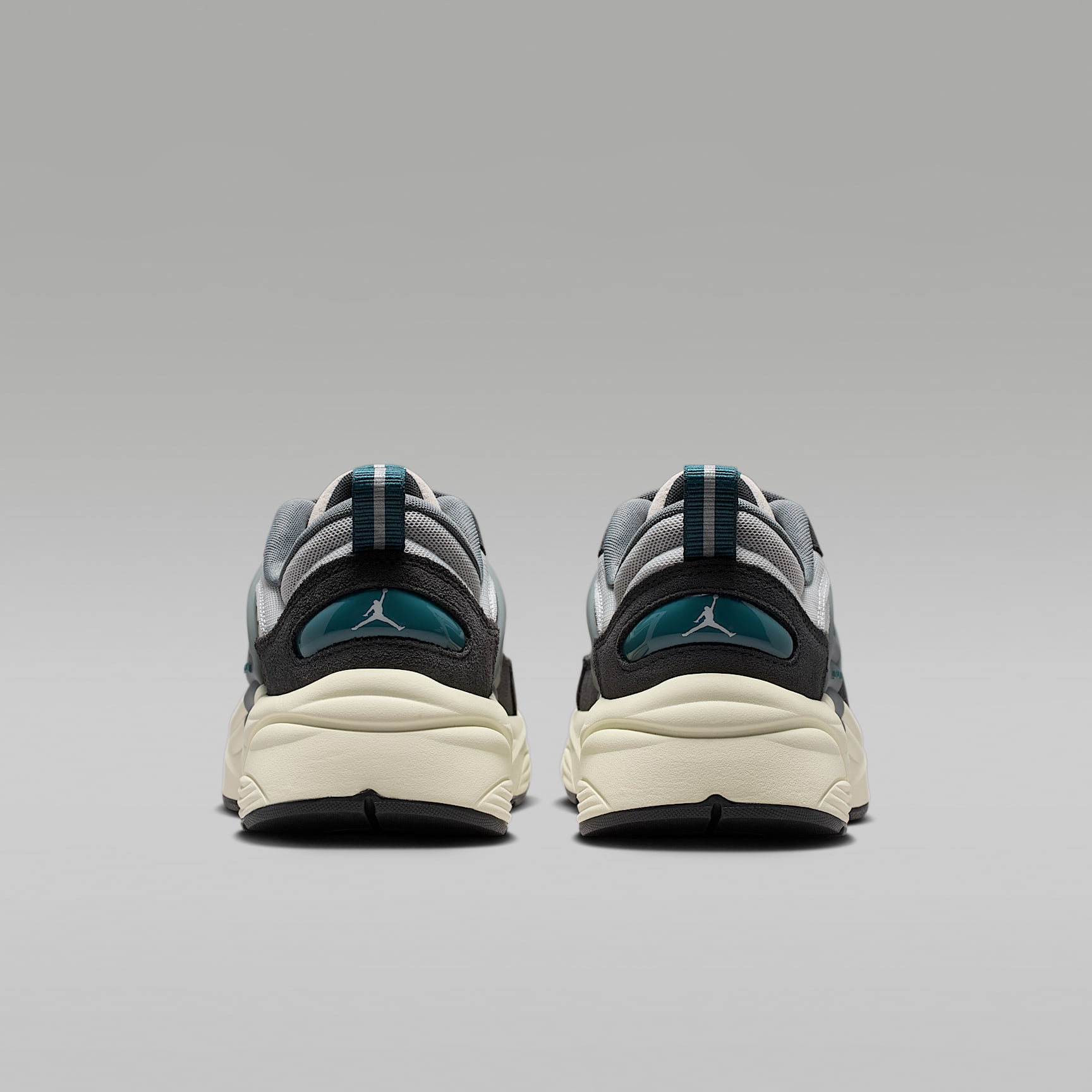 Jordan Trunner O/S Schuhe (Herren) – Photon Dust/Anthracite/Cool Grey/Ash Green