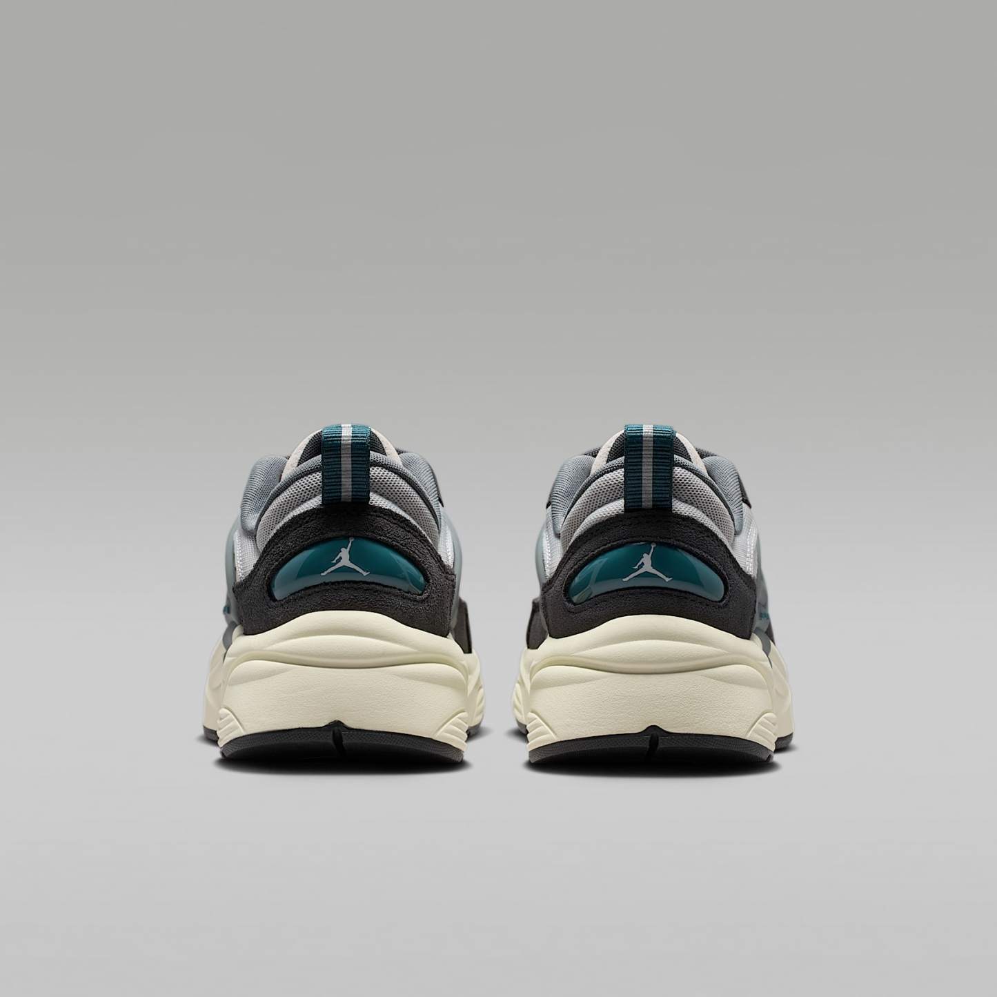 Jordan Trunner O/S Schuhe (Herren) – Photon Dust/Anthracite/Cool Grey/Ash Green