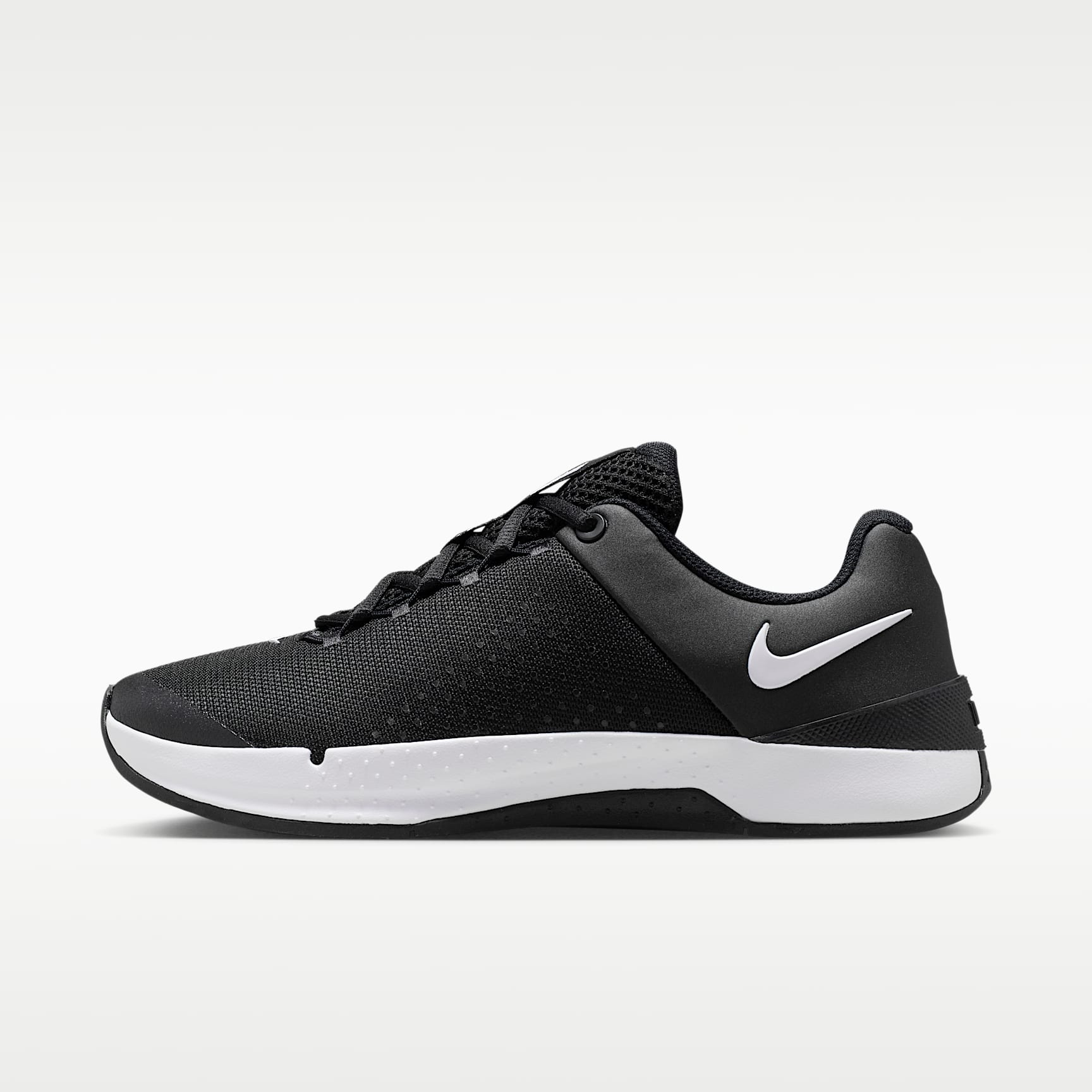 Nike MC Trainer 4 Trainingsschuh (Damen) – Schwarz/Weiß