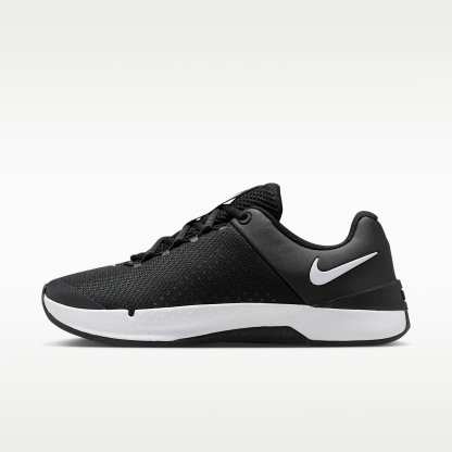 Nike MC Trainer 4 Trainingsschuh (Damen) – Schwarz/Weiß