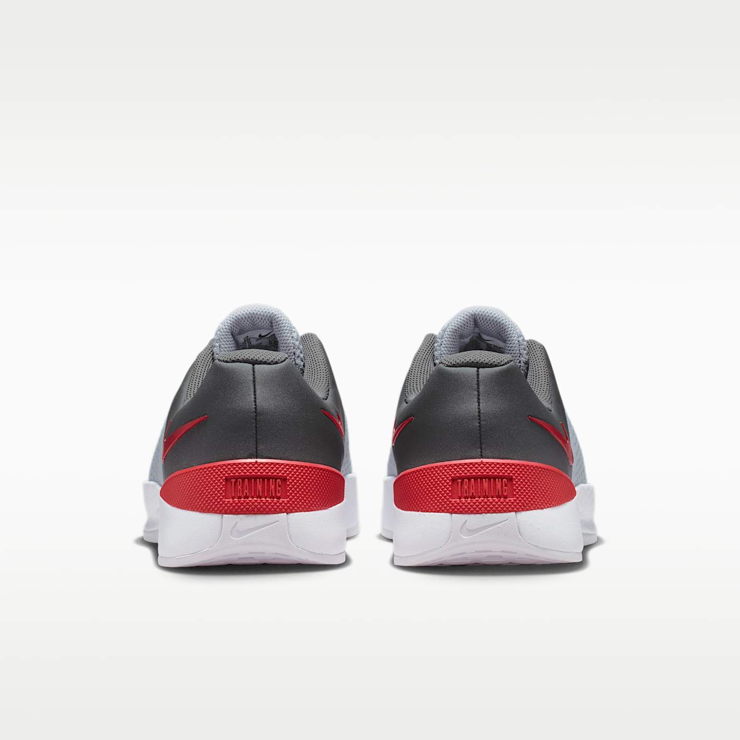Nike MC Trainer 4 Trainingsschuh (Herren) – Wolf Grey/Iron Grey/Weiß/University Red