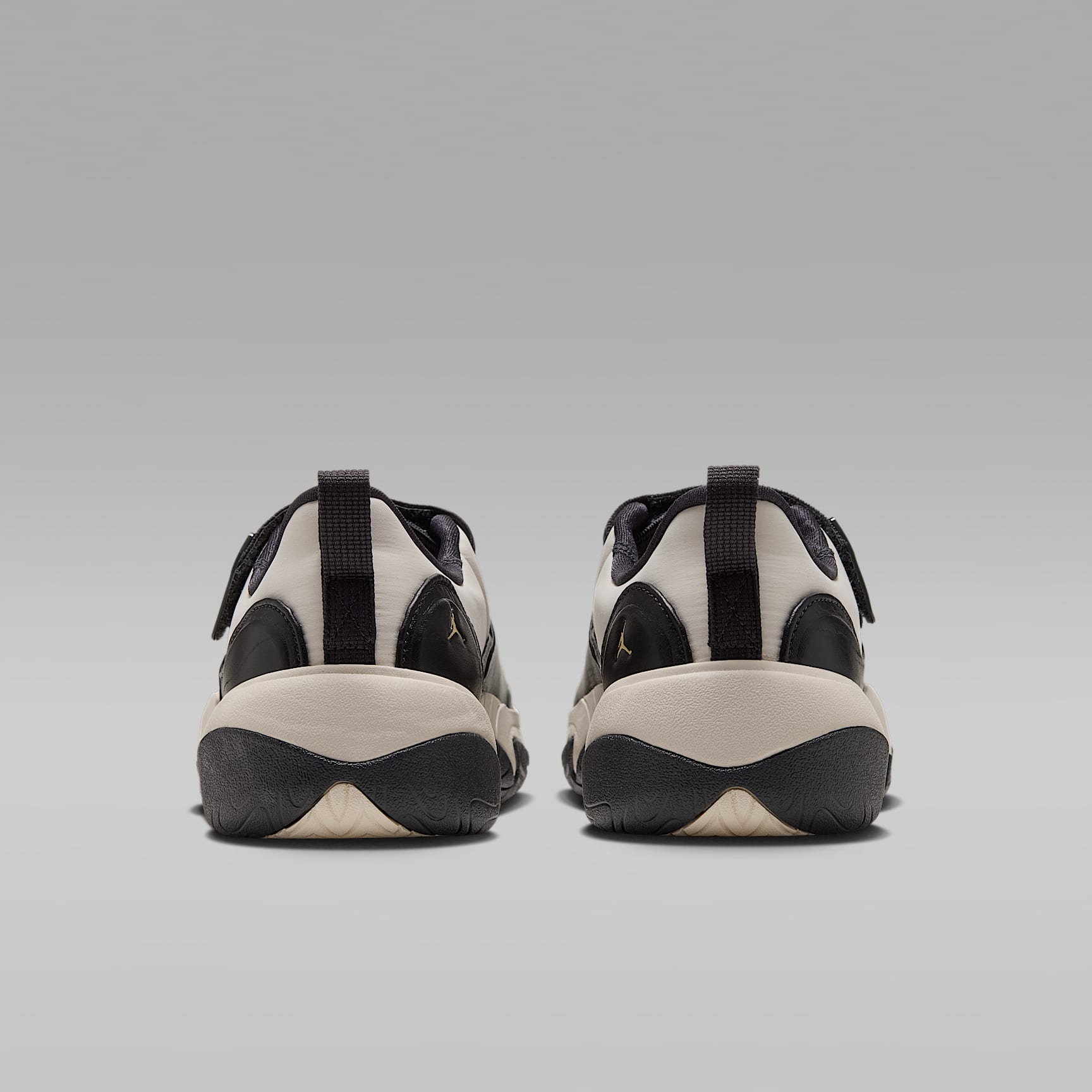 Jordan Pointe Schuh (Damen) – Schwarz/Chalk/Flat Gold Star