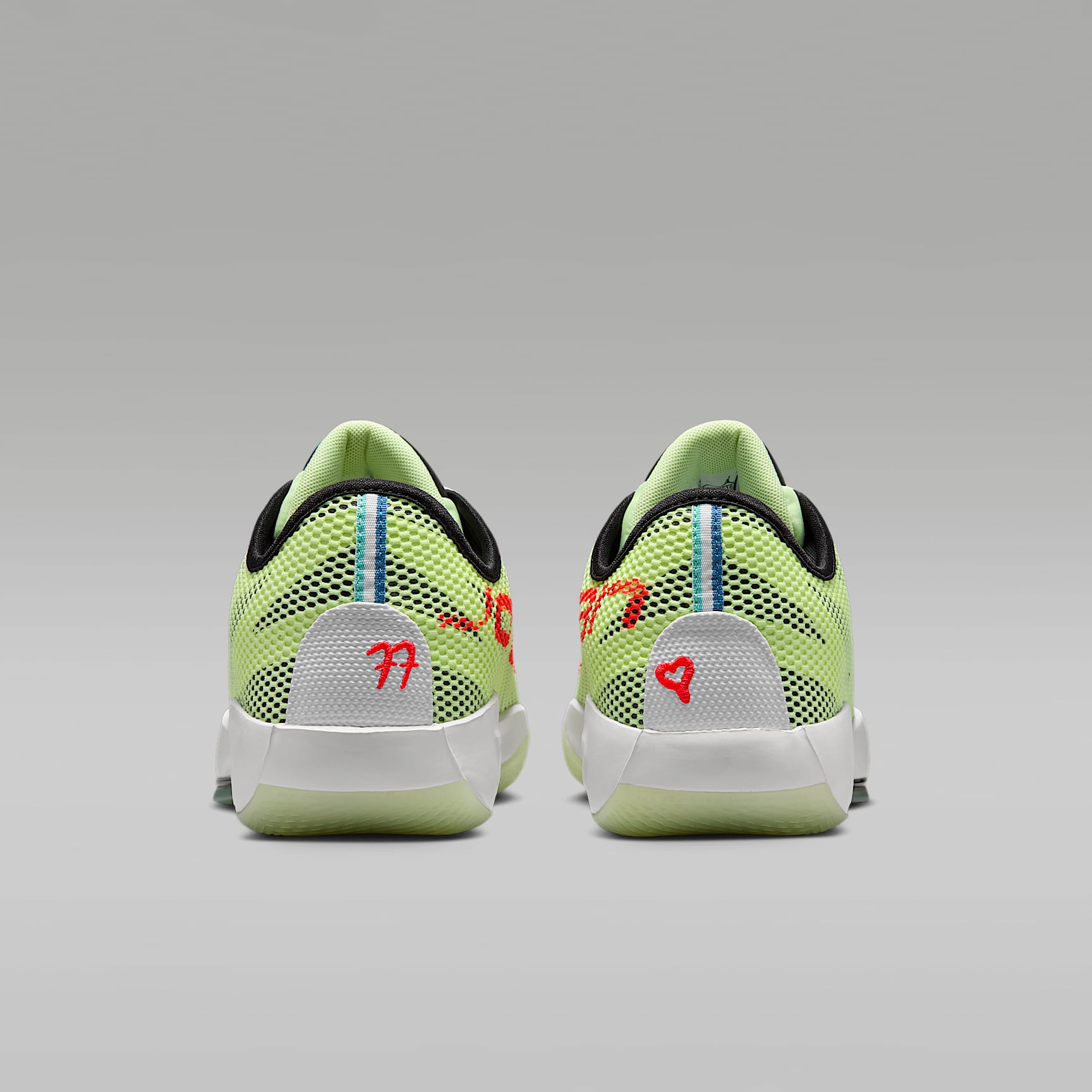 Luka 77 Basketballschuh – Barely Volt/Schwarz/Weiß/Infrared 23