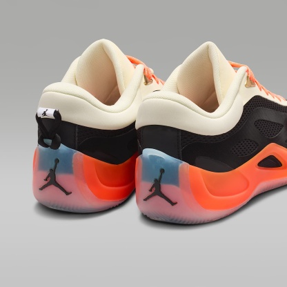 Jordan Heir Series 2 "Oh Sheila" Basketballschuh – Schwarz/Metallic Gold/Total Orange/Coconut Milk