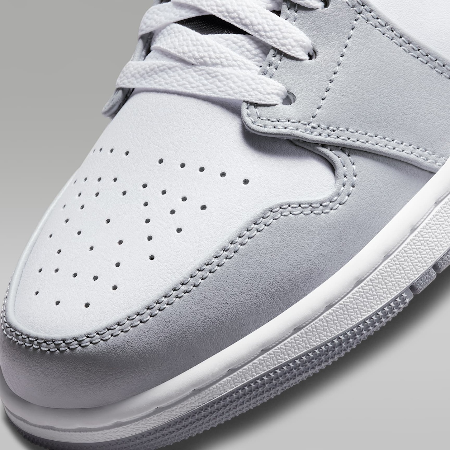 Air Jordan 1 Mid Schuh (Herren) – Light Smoke Grey/Anthracite/Weiß