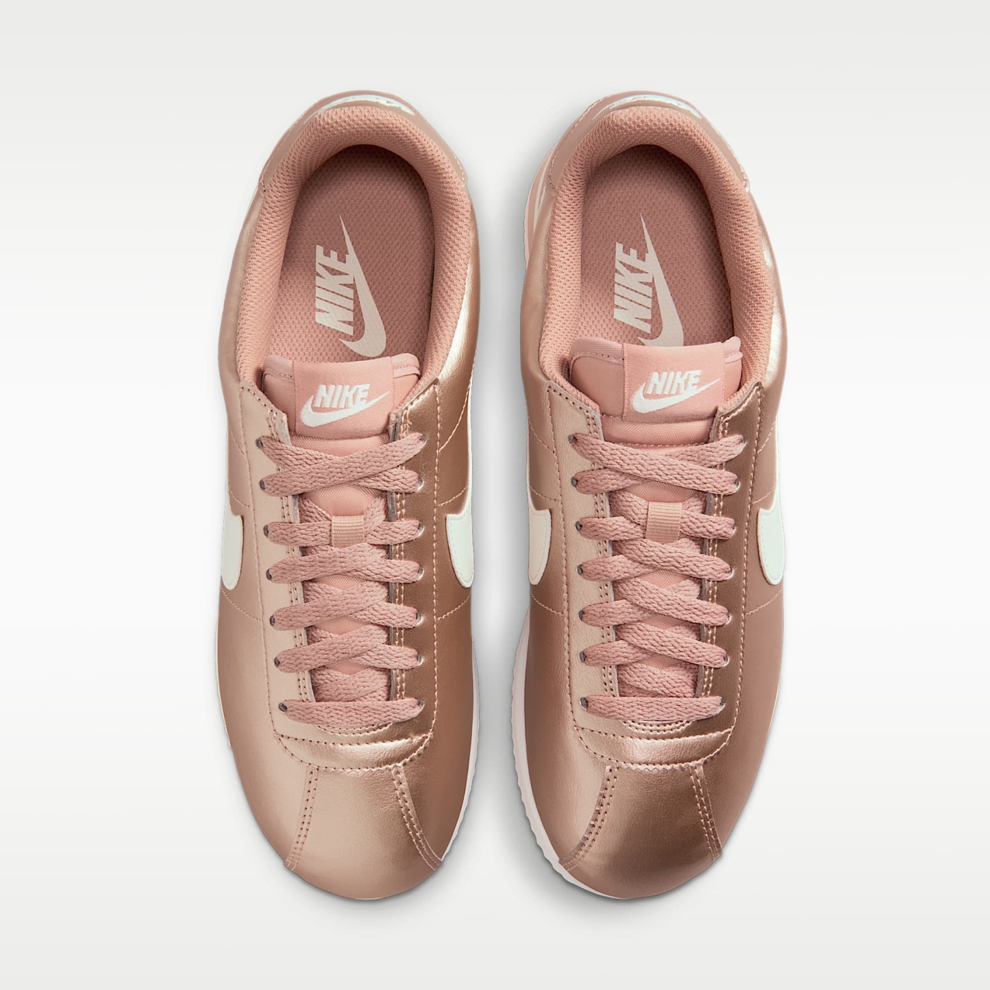 Nike Cortez Schuh (Damen) – Metallic Red Bronze/Rose Whisper/Sail