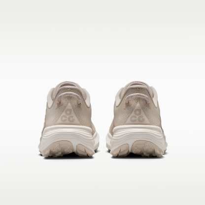 Nike ACG Pegasus Trail Traillaufschuh (Herren) – Cream II/Light Orewood Brown/Safety Orange/Cream II