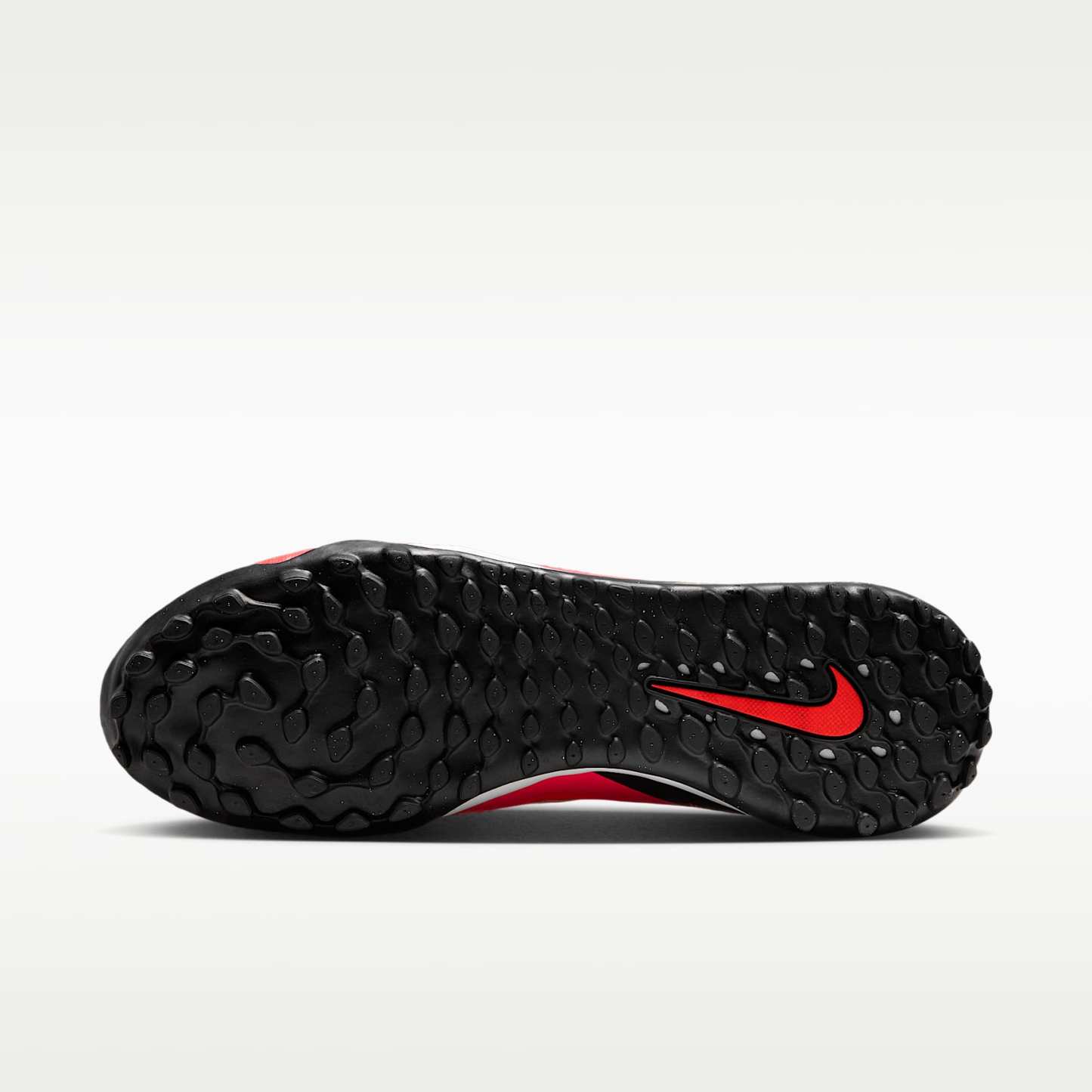 Nike Phantom 6 Low Academy Fußballschuh für Turf – Bright Crimson/Schwarz/Blur