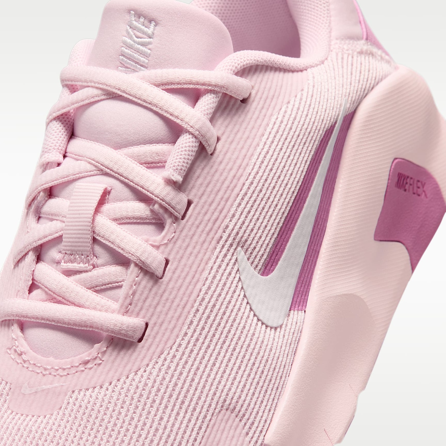 Nike Flex Train Workout-Schuh (Damen) – Pink Foam/Pearl Pink/Peony/Weiß