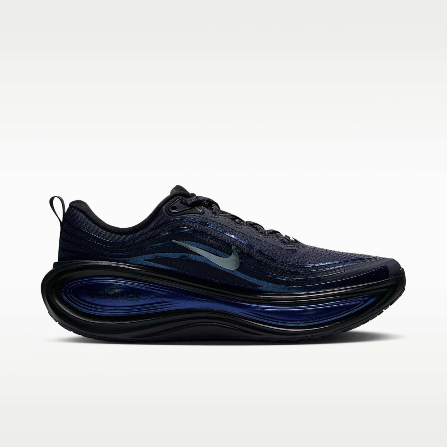 Nike Vomero Plus Straßenlaufschuh (Herren) – Gridiron/Schwarz/Team Black/Multi-Color