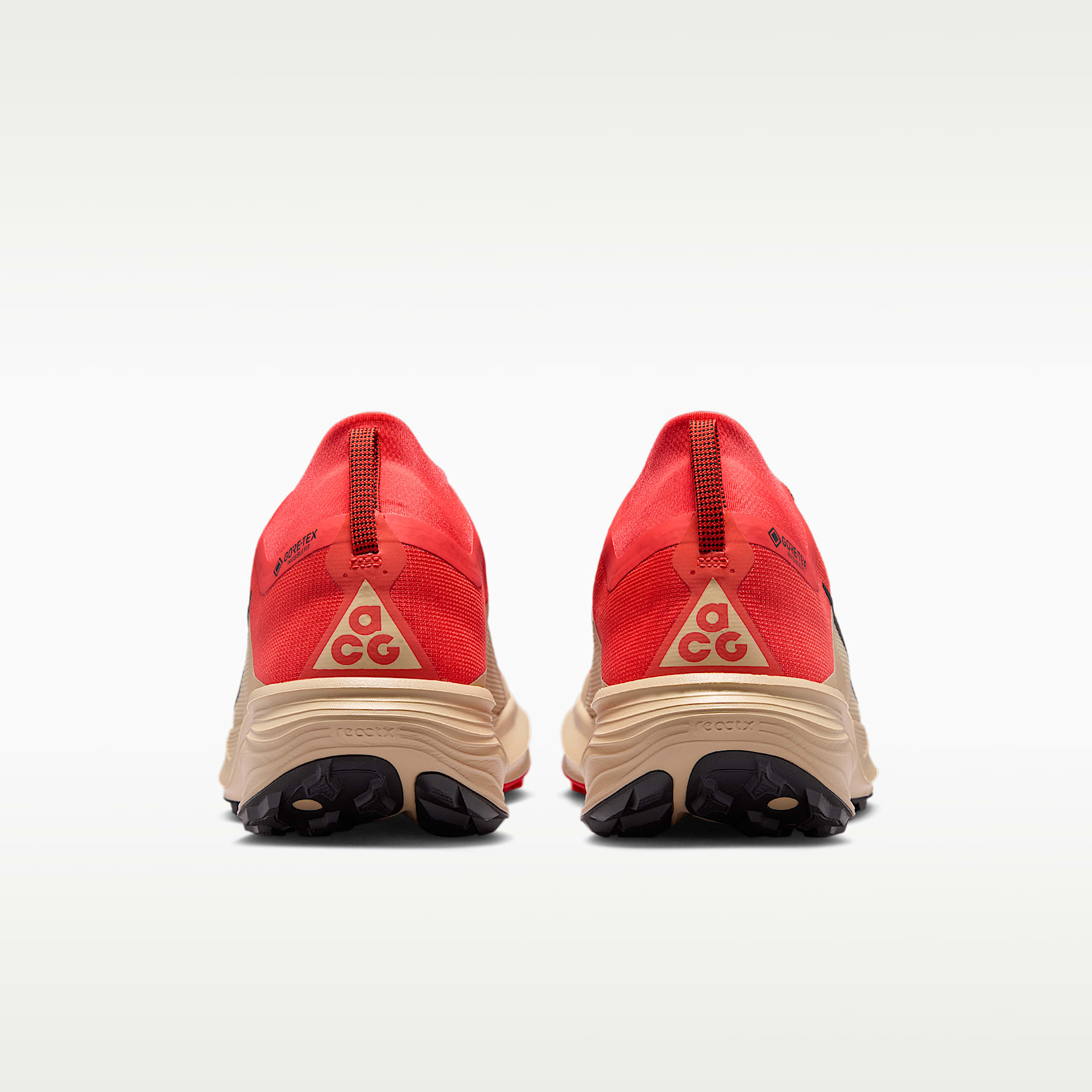 ACG Pegasus Trail GORE-TEX wasserdichter Traillaufschuh (Herren) – Light Crimson/Linen/Schwarz