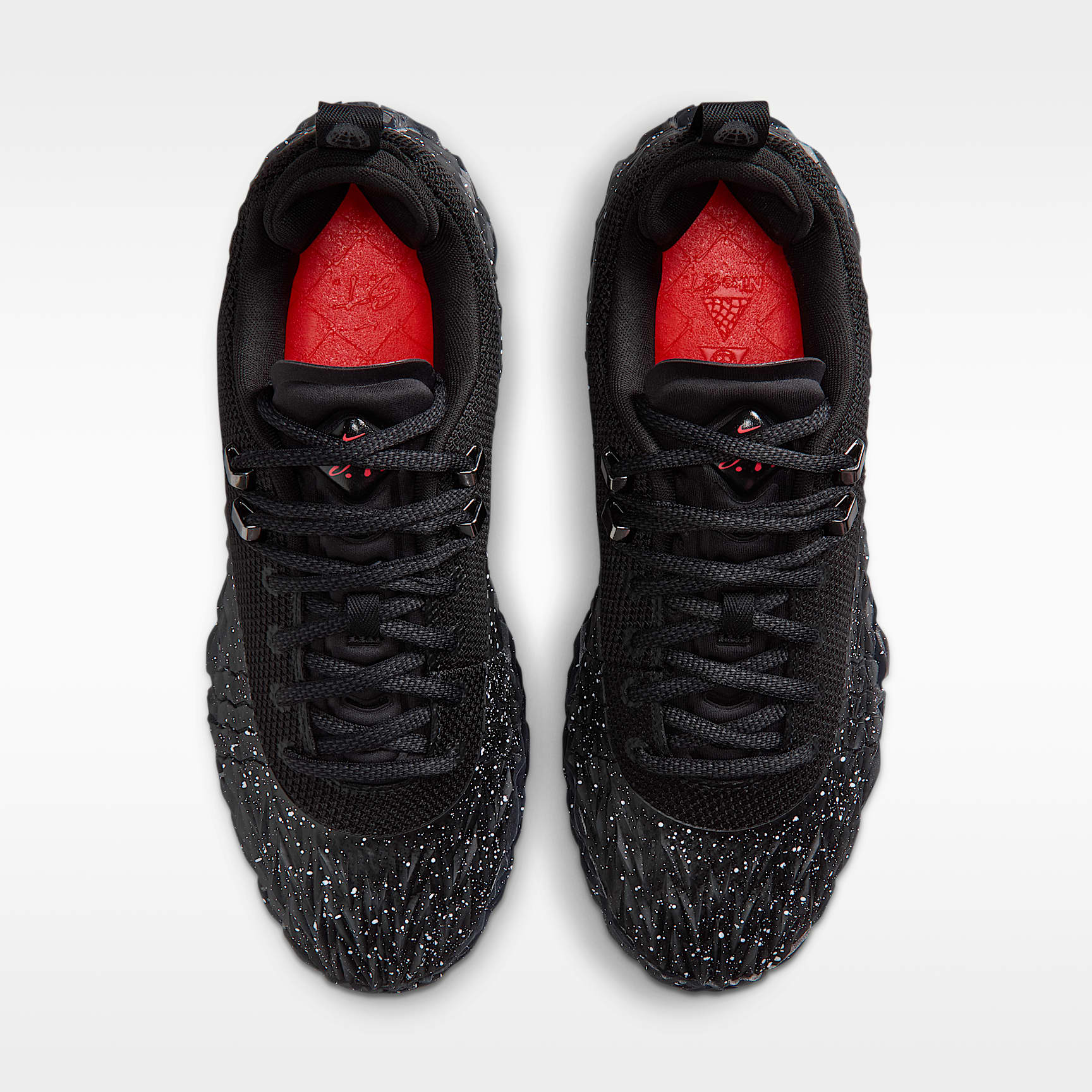 Nike S.T. Charge Basketballschuh – Schwarz/Dark Smoke Grey/Schwarz/Bright Crimson
