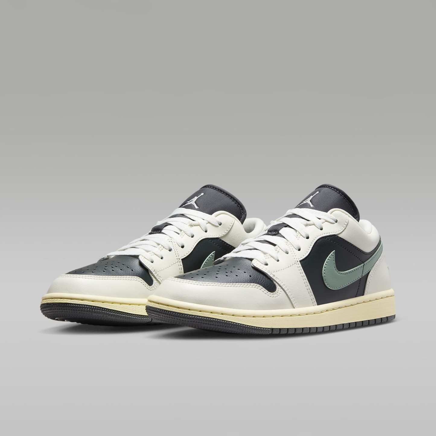 Air Jordan 1 Low Damenschuh – Anthracite/Sail/Legend Sand/Jade Smoke