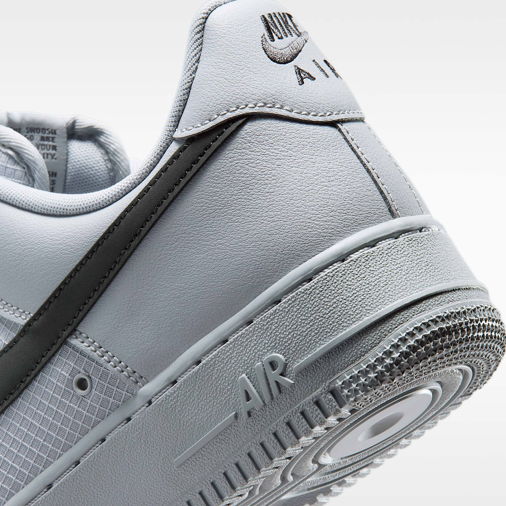 Nike Air Force 1 '07 LV8 Schuh (Herren) – Wolf Grey/Wolf Grey/Dark Smoke Grey