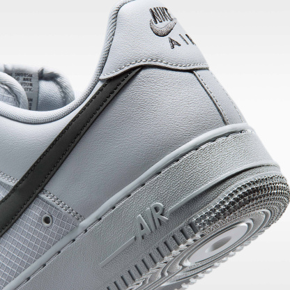Nike Air Force 1 '07 LV8 Schuh (Herren) – Wolf Grey/Wolf Grey/Dark Smoke Grey