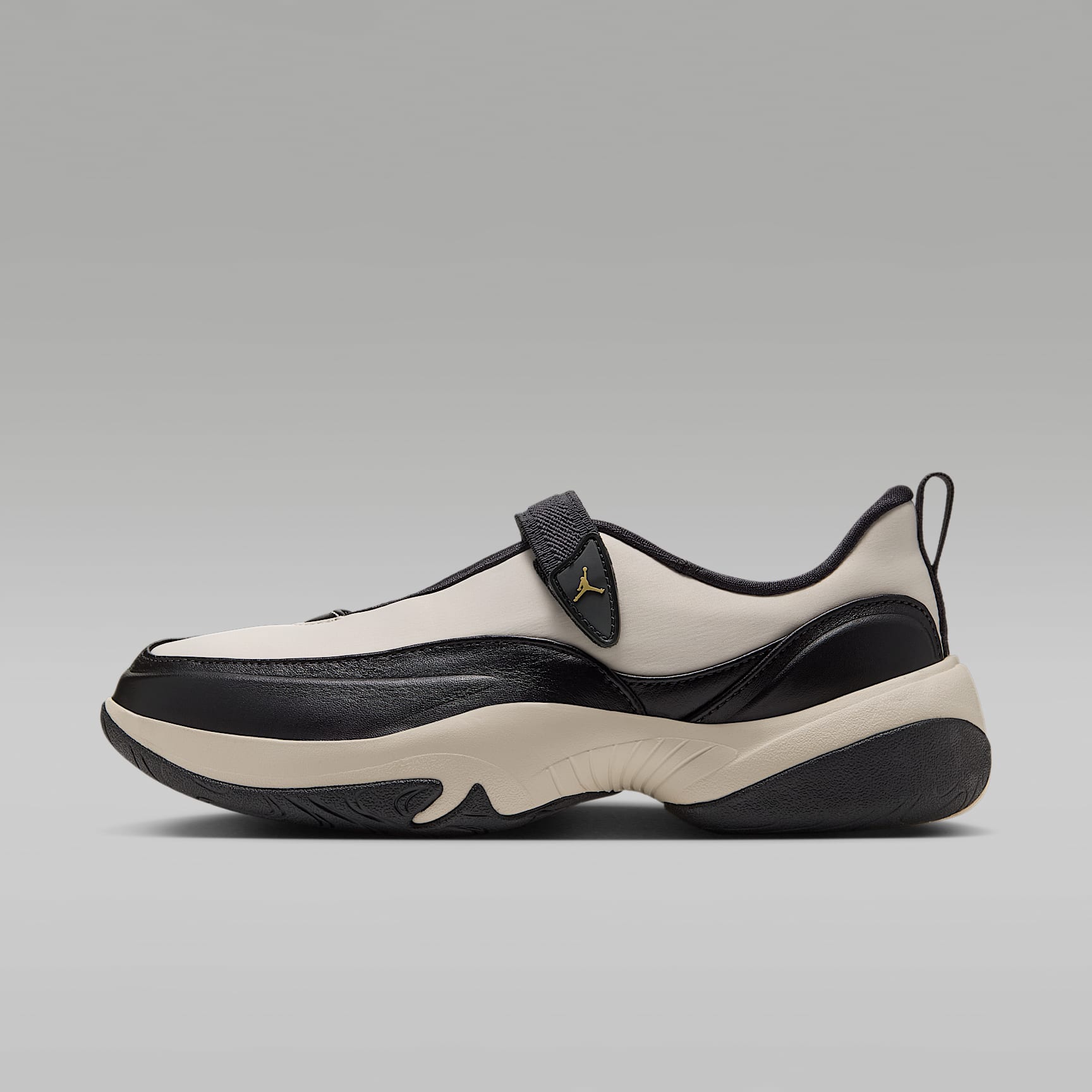 Jordan Pointe Schuh (Damen) – Schwarz/Chalk/Flat Gold Star