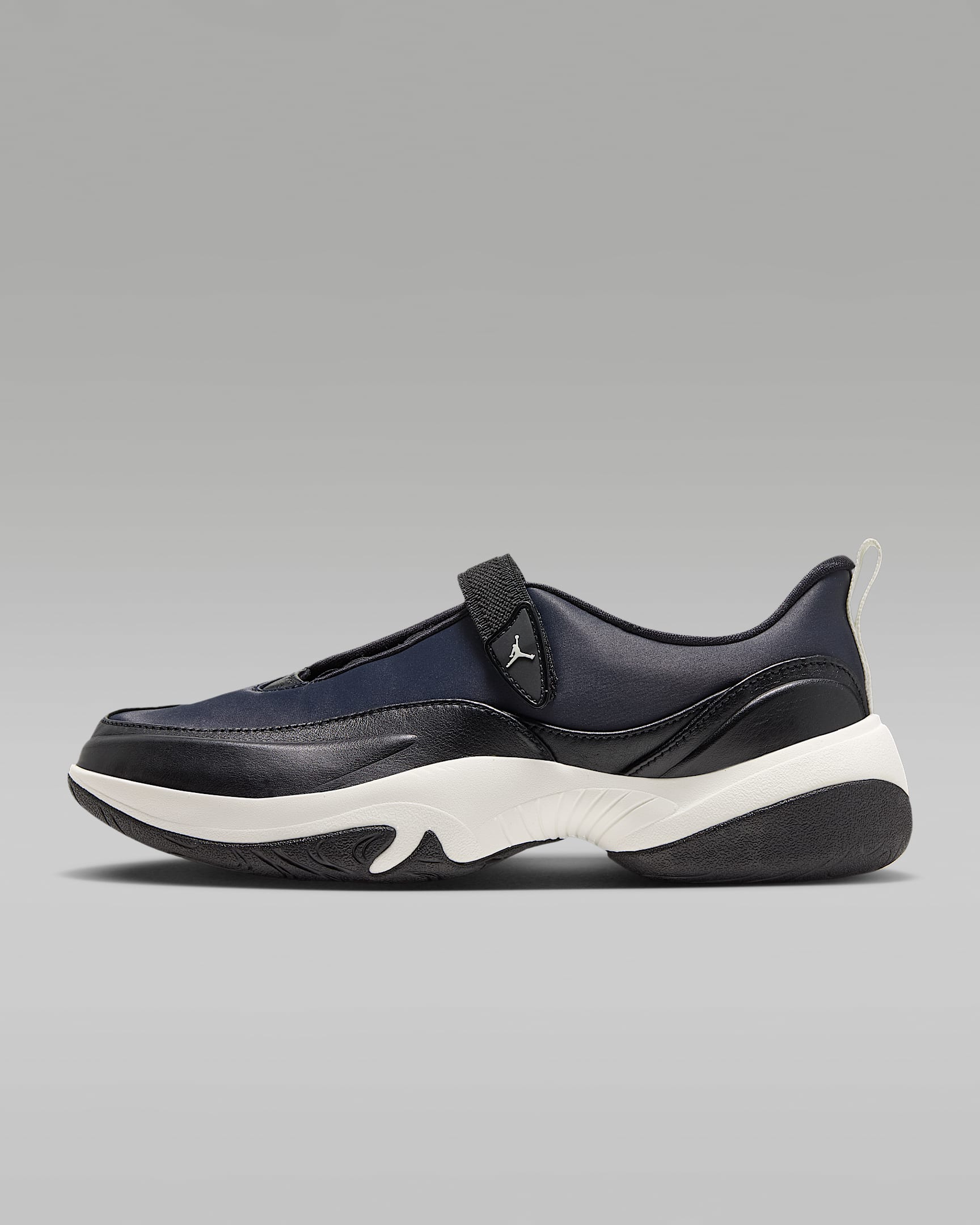 Jordan Pointe Schuh (Damen) – Schwarz/Sail