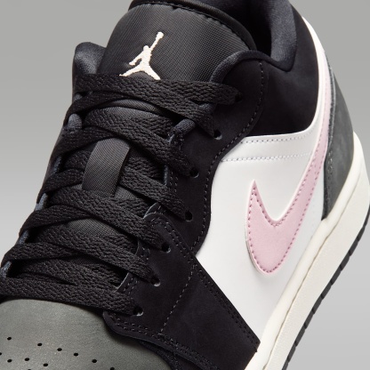 Air Jordan 1 Low SE Herrenschuh – Schwarz/Iron Grey/Weiß/Iced Carmine