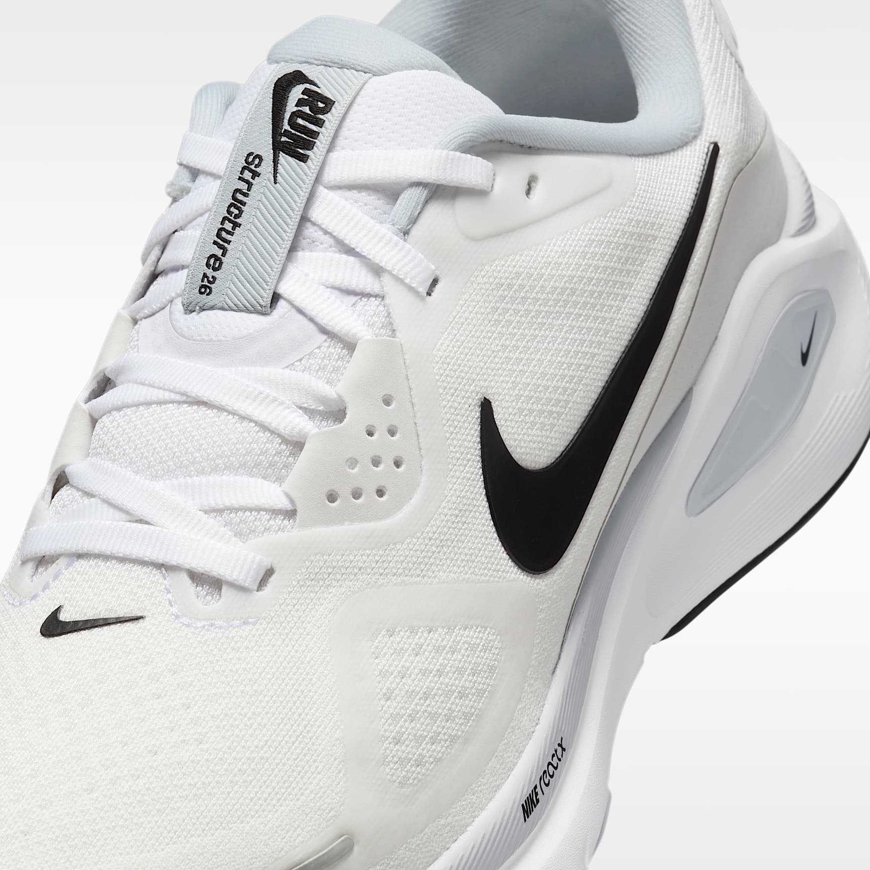 Nike Structure 26 Straßenlaufschuh (Damen) – Weiß/Pure Platinum/Schwarz