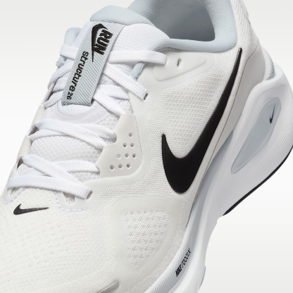 Nike Structure 26 Straßenlaufschuh (Damen) – Weiß/Pure Platinum/Schwarz