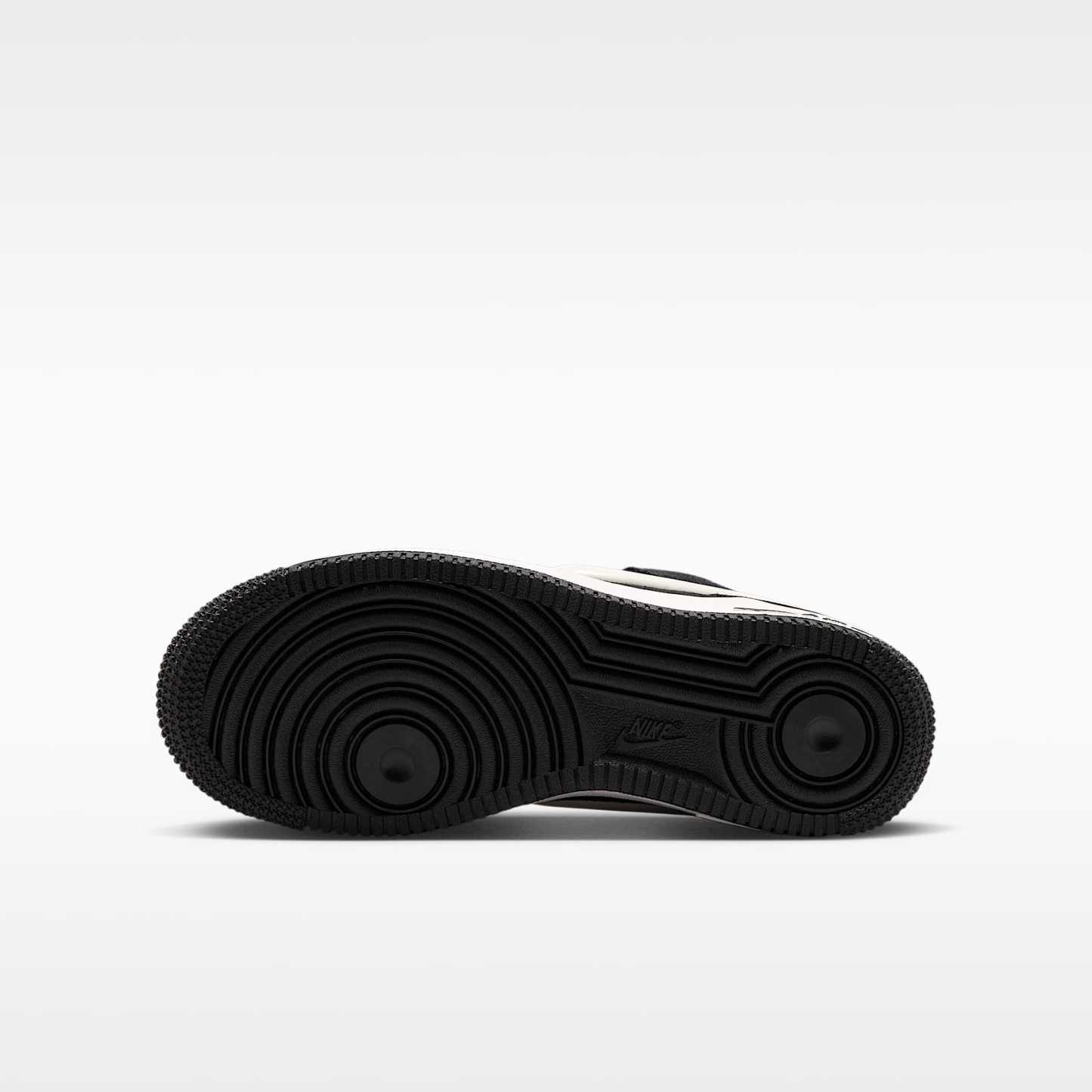 Nike Air Force 1 LV8 Schuh (ältere Kinder) – Schwarz/Sail