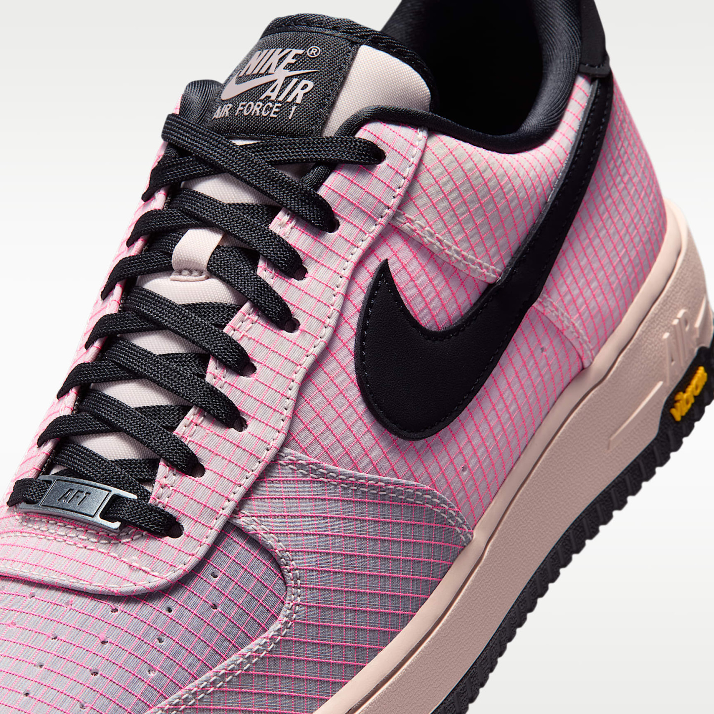 Nike Air Force 1 ’07 LX Vibram Herrenschuhe – Silt Red/Light Violet Ore/Speed Yellow/Schwarz