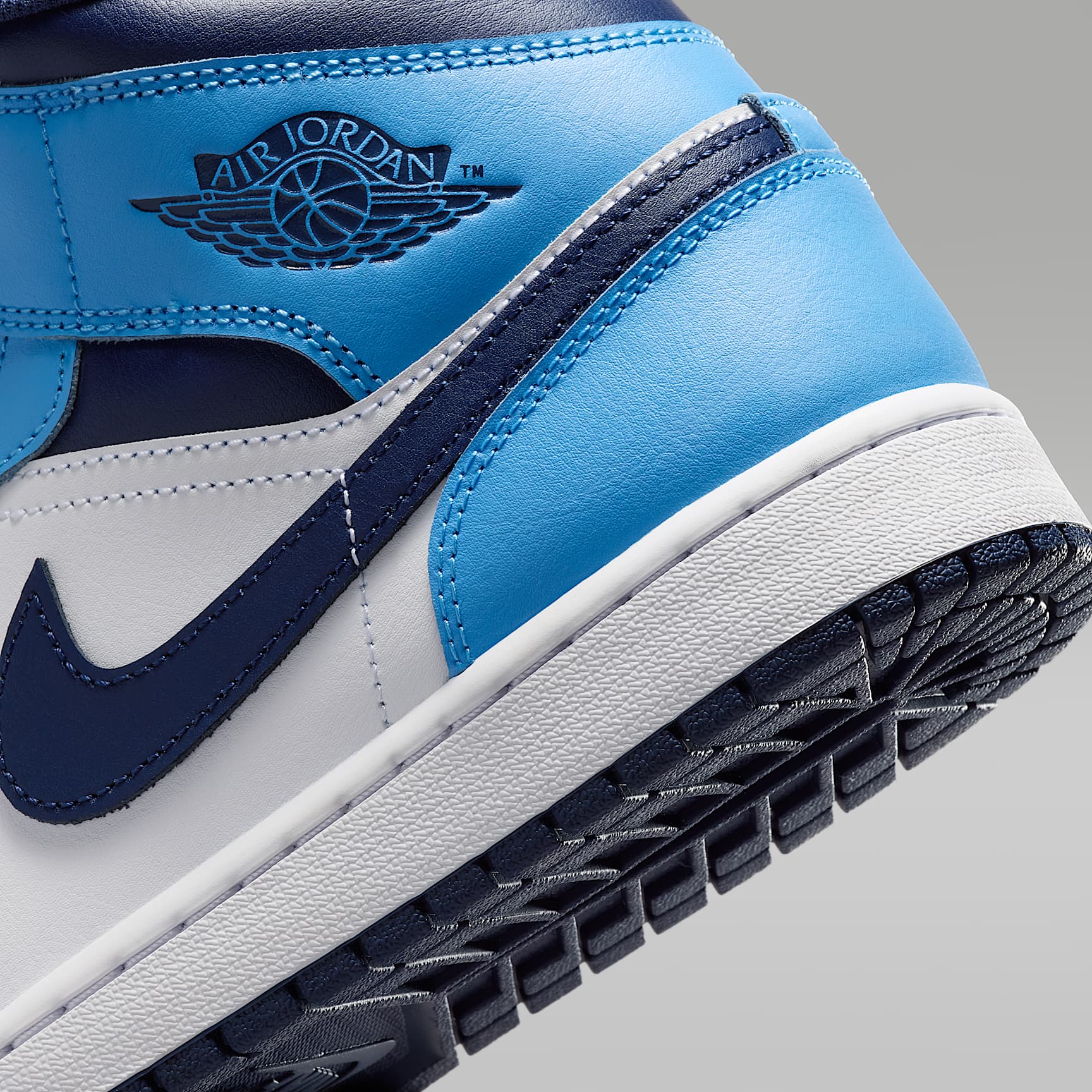 Air Jordan 1 Mid Herrenschuh – University Blue/Weiß/Sail/Midnight Navy